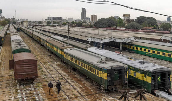 ADB, Pakistan discuss financing and upgradation of ML-1 project -