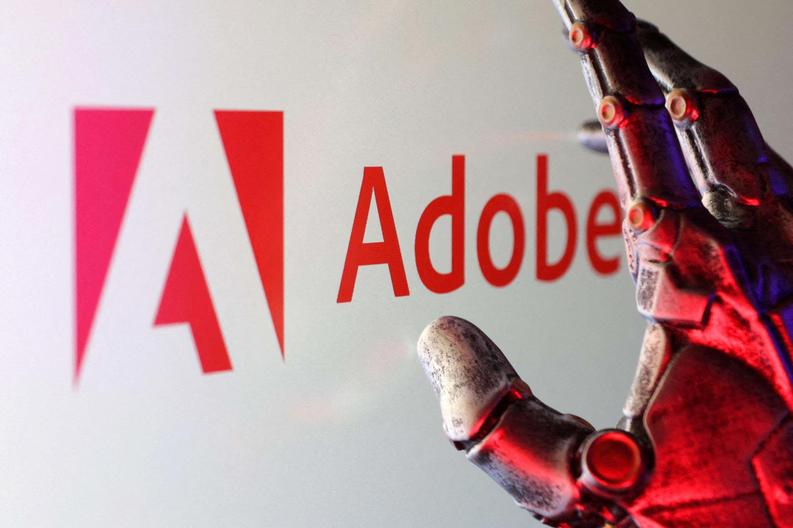 Adobe Expands Saudi Partnership, Offers Free AI Tools to 27 Million Users -